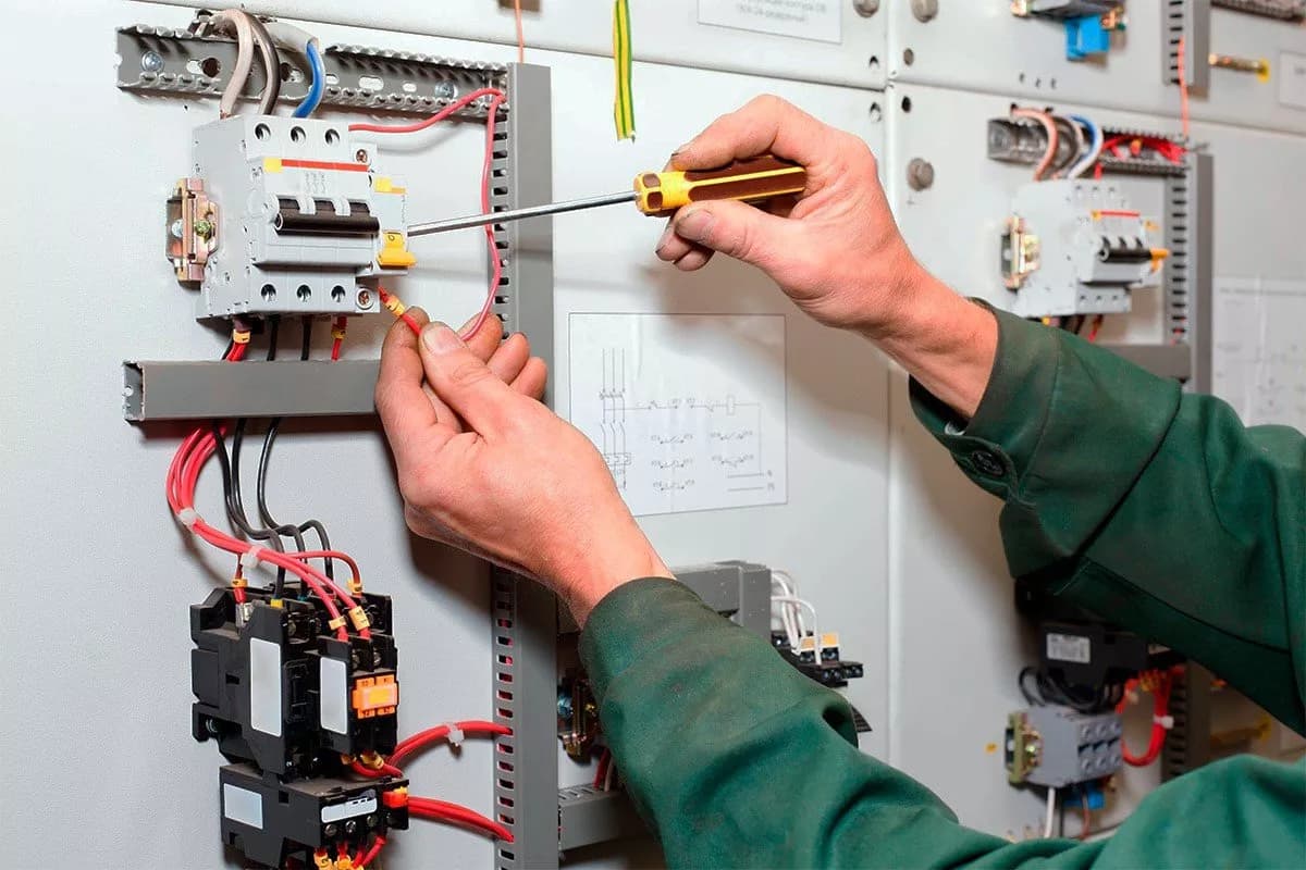 Elektriker Notdienst Wilhelmsburg: Fachmännische Hilfe bei Notfällen
