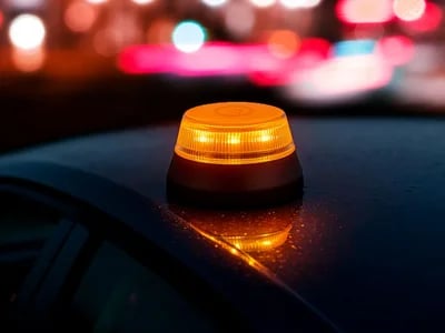 Die Warnleuchte V16: Notlicht mit beeindruckender Sichtweite