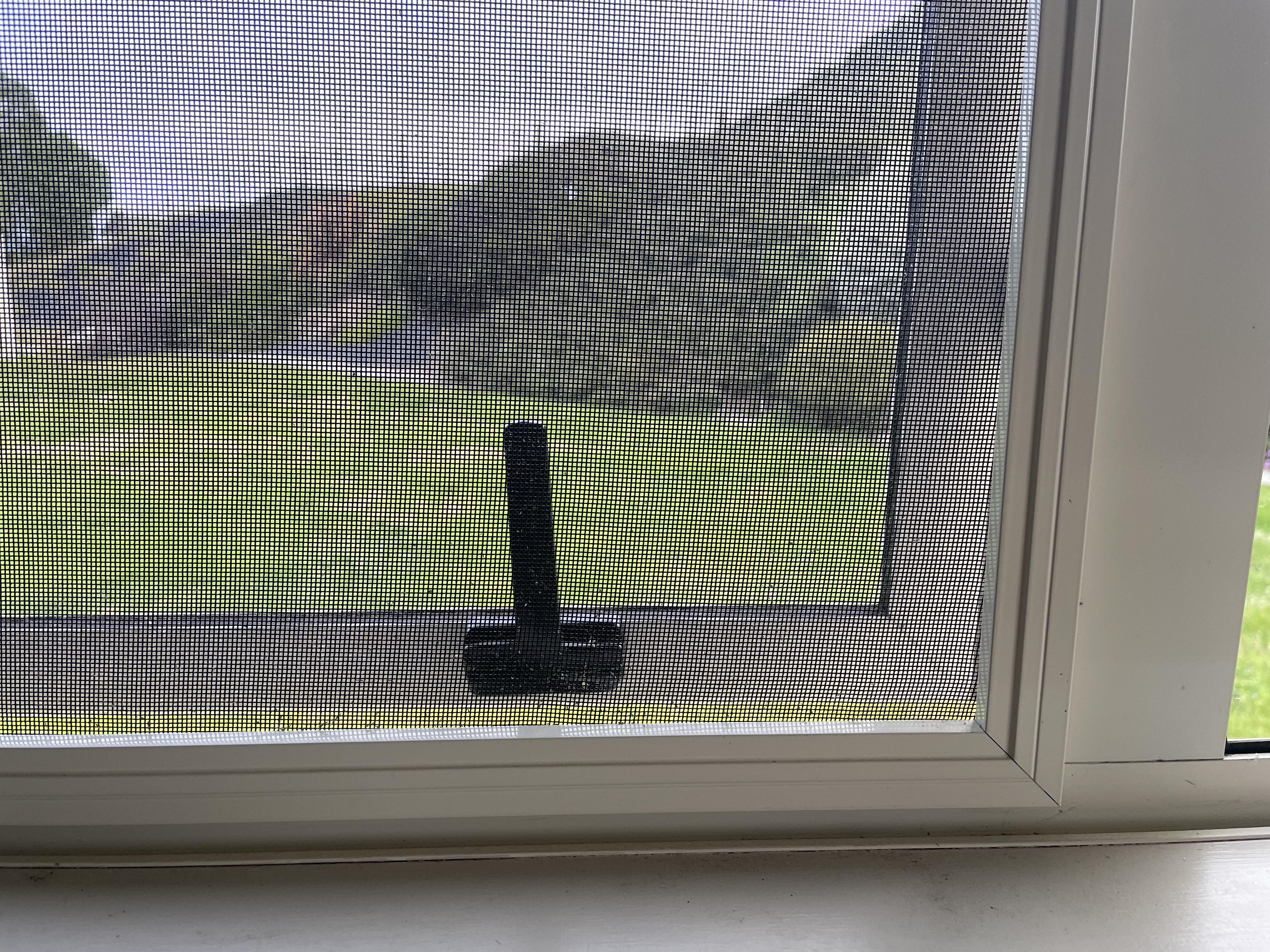 Fliegengitter nach Maß – Hochwertiger Insektenschutz für Dachfenster und Balkontüren