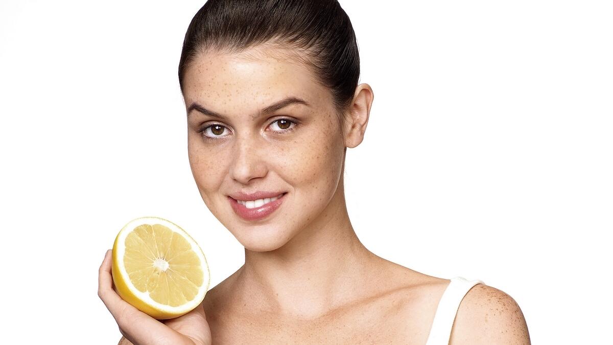 Unveil Flawless Skin: Easily Remove Dark Spots with Lemon Juice