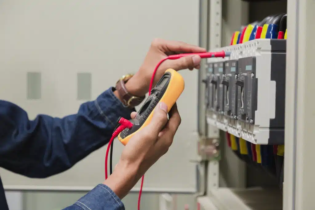 Prüfung elektrischer Anlagen in der Automobilindustrie