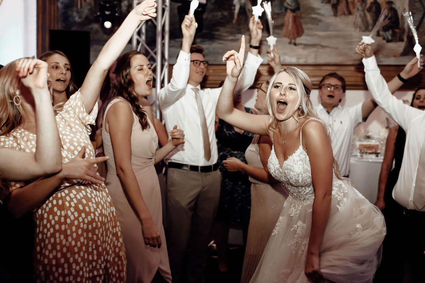 Professionelle DJ-Dienste für Hochzeiten: Machen Sie Ihren Tag zu etwas ganz Besonderem